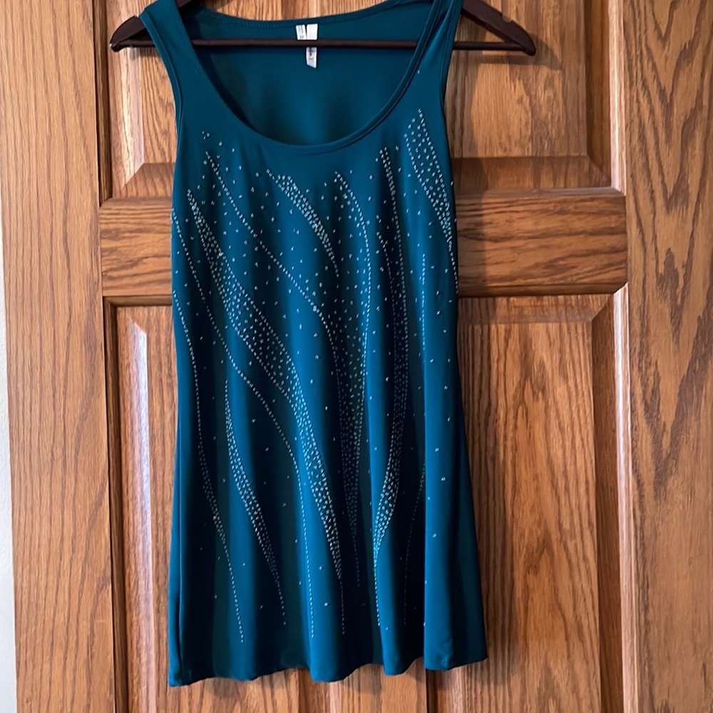 STUDIO Y WORN ONCE AQUA GREEN STRETCHY EMBELLISHED SLEEVELESS TANK XS - Picture 2 of 11